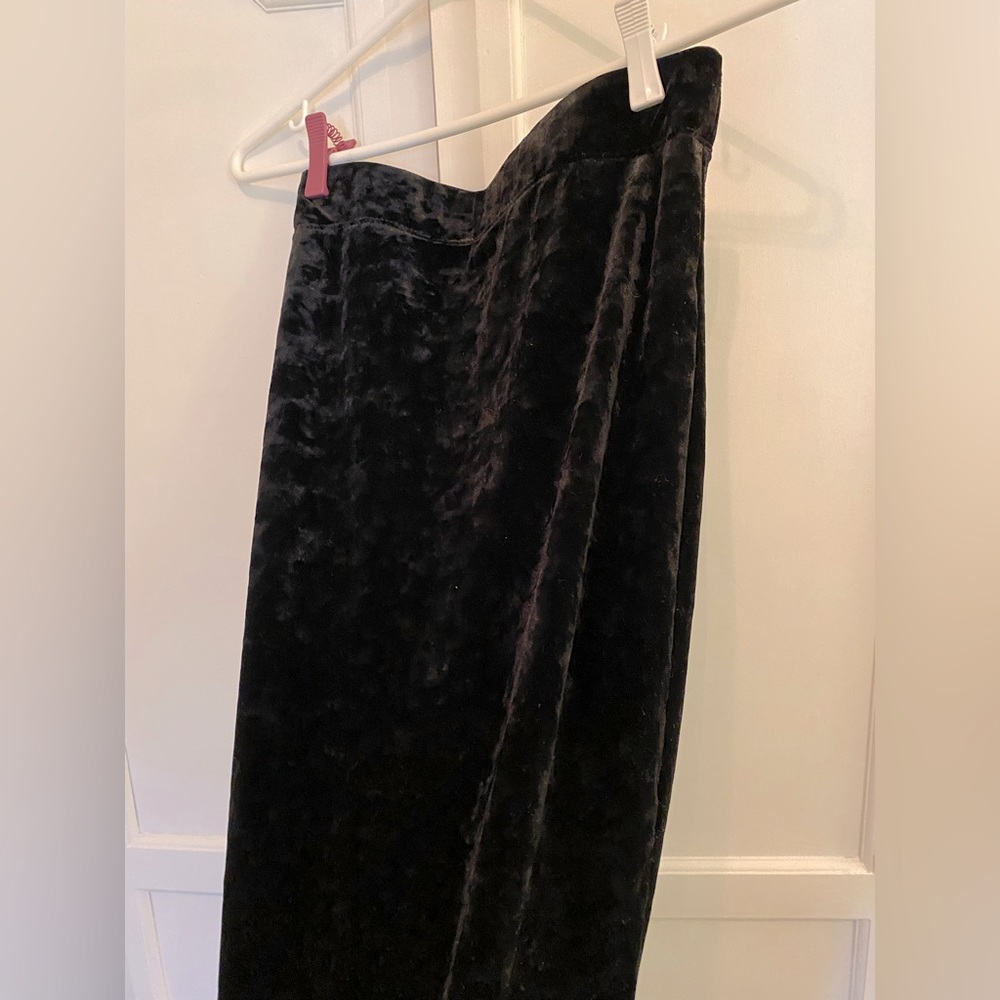Velvet knee-length bodycon skirt